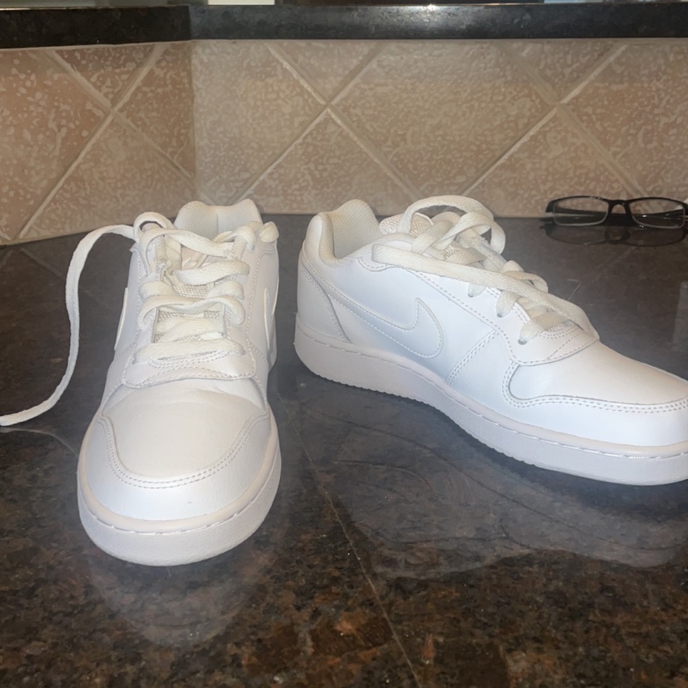 Nike - Picture 2 of 2